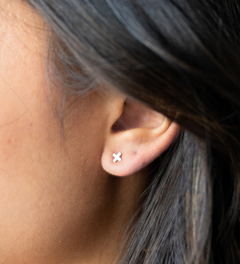 HANNAH Cross Stud Earrings | Cross Stud Earrings | FLEURENZ