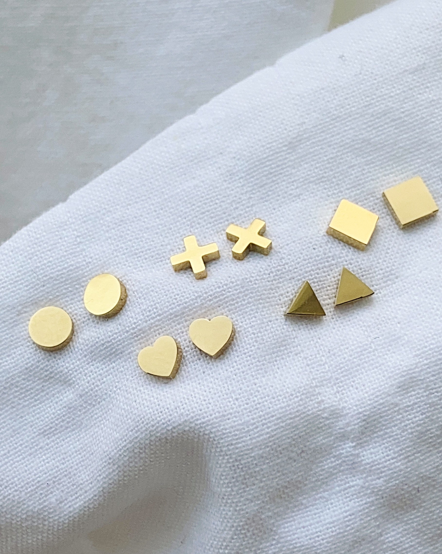 HANNAH Cross Stud Earrings | Cross Stud Earrings | FLEURENZ