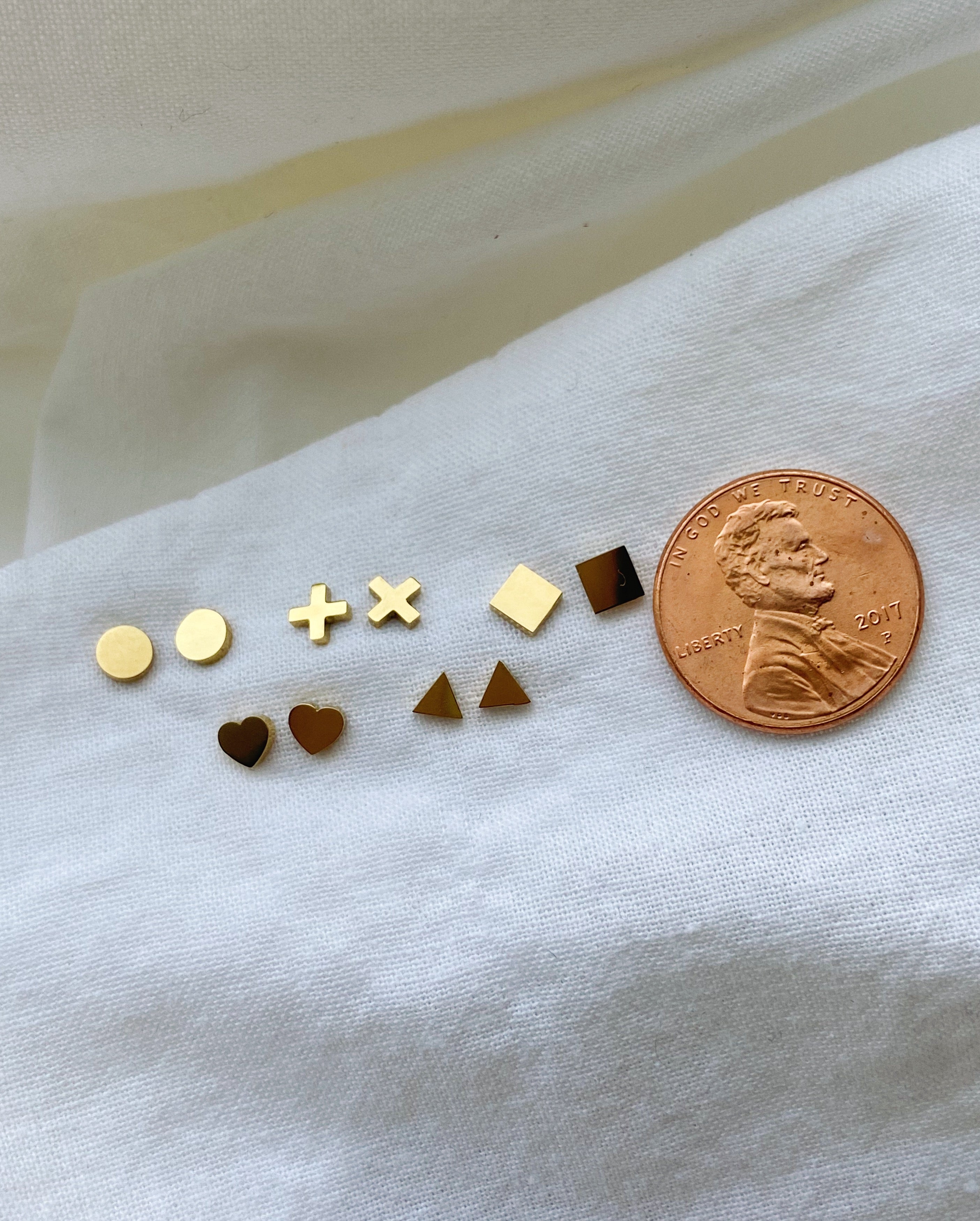 HANNAH Cross Stud Earrings | Cross Stud Earrings | FLEURENZ